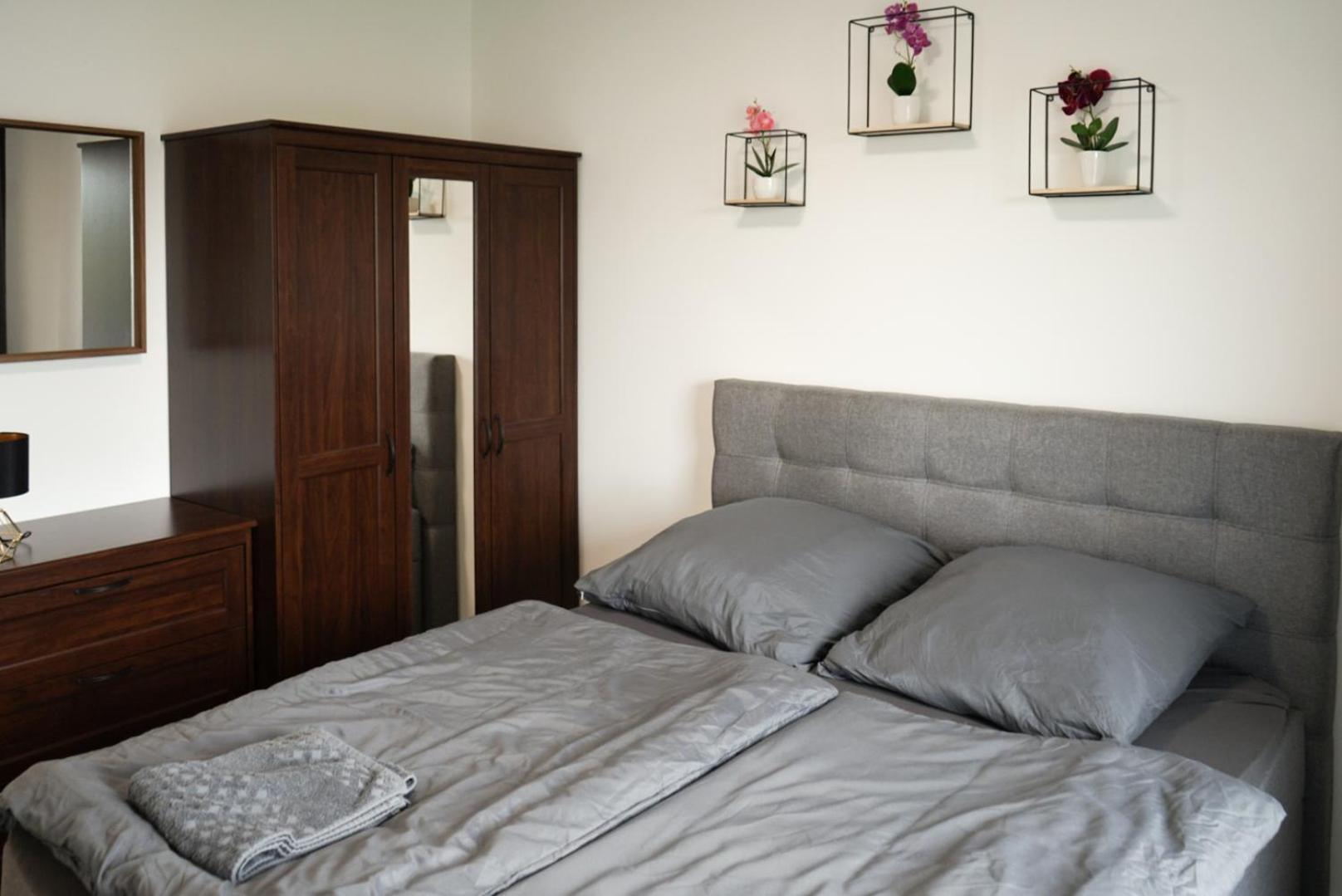 Moeblierte 3-Zimmer-Wohnung Nahe Duesseldorf In Duisburg-Sued Экстерьер фото